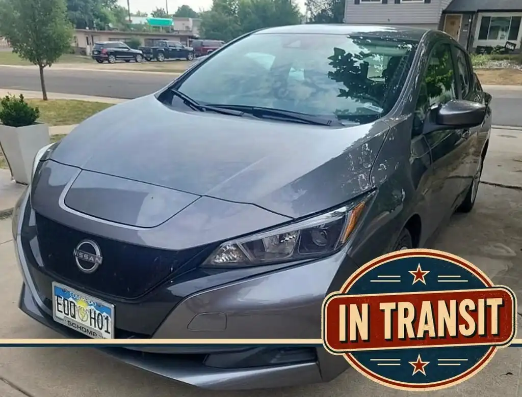 2025 Nissan Leaf S's photo