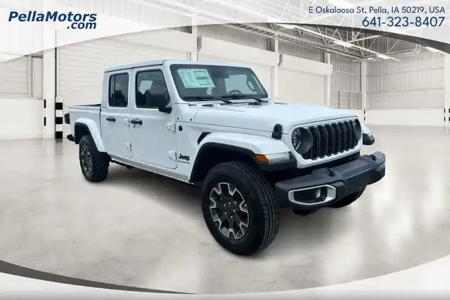 2026 Jeep Gladiator Sahara Auto's photo