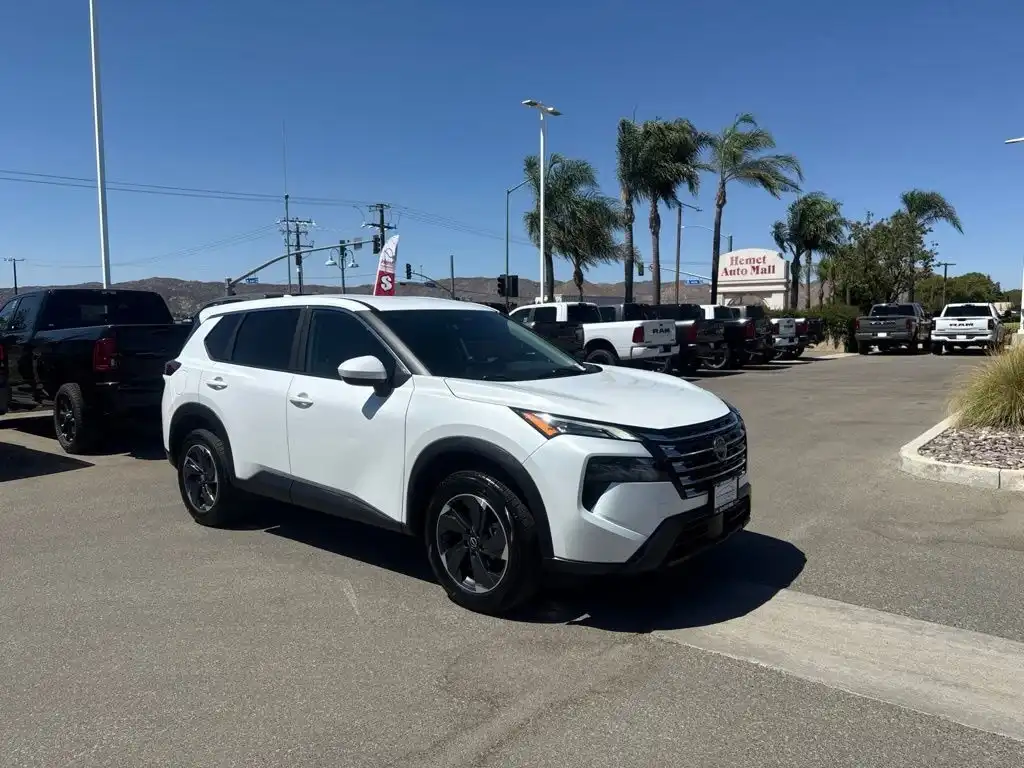 2024 Nissan Rogue SV AWD's photo
