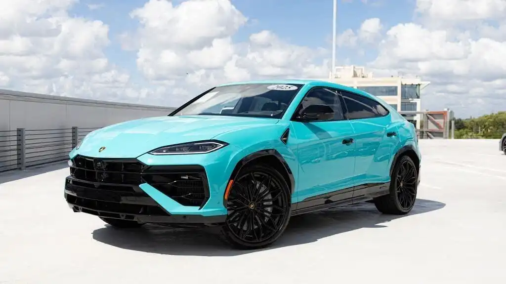 2025 Lamborghini Urus 4.0 PHEV V8 SE's photo