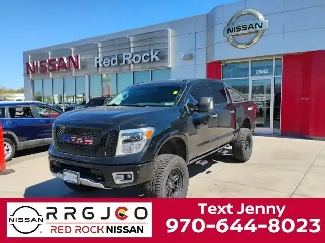2019 Nissan Titan PRO-4X 4WD Crew Cab's photo