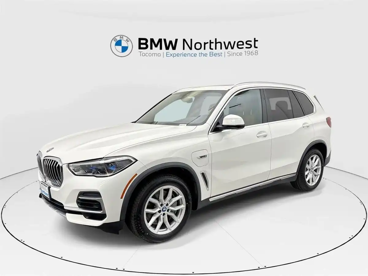 2023 BMW X5 xDrive45e's photo