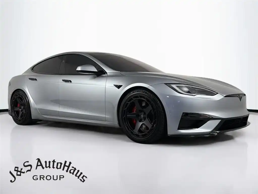 2026 Tesla Model S Plaid's photo