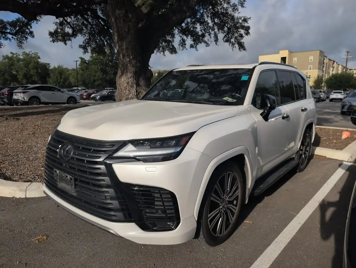 2024 Lexus LX 600 600 Luxury's photo
