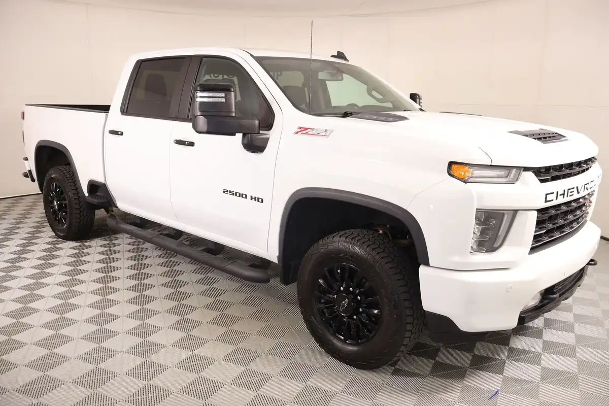 2021 Chevrolet Silverado HD LT 4WD Crew Cab Standard Box's photo