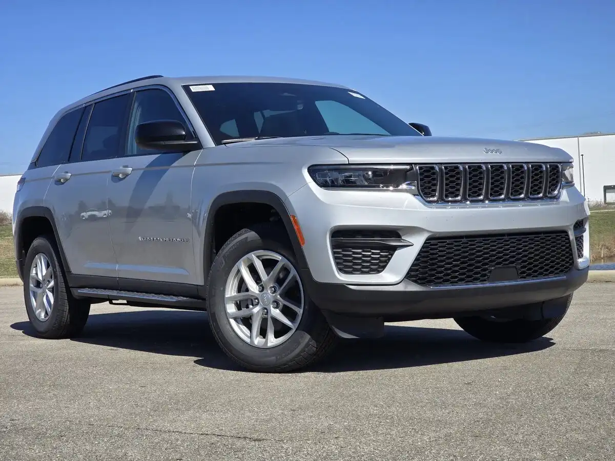 2025 Jeep Grand Cherokee Laredo X 4x4's photo