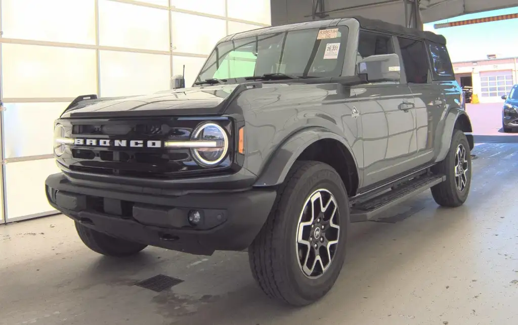 2021 Ford Bronco Outer Banks Advanced 4x4 photo 1