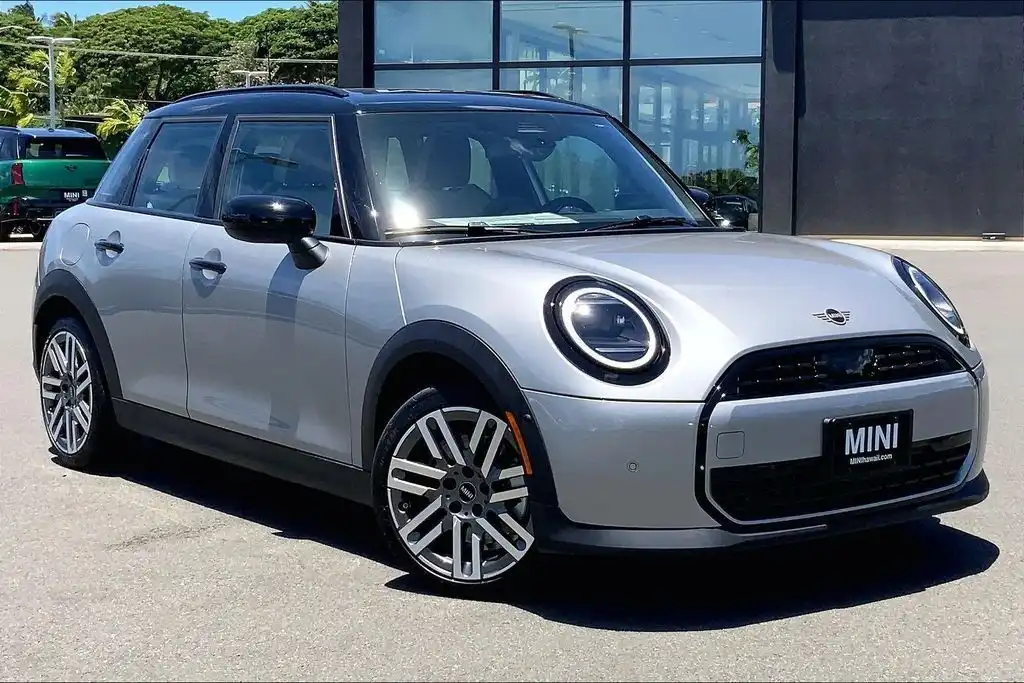 2026 MINI Hardtop Cooper's photo