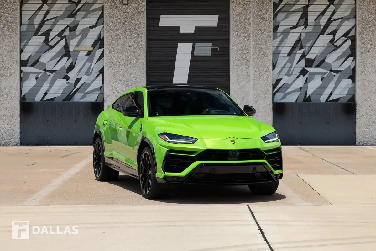 2022 Lamborghini Urus 4.0 V8 Pearl Capsule's photo