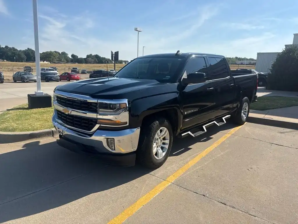 2016 Chevrolet Silverado 1500 LT Crew Cab Short Box's photo