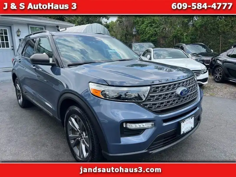 2021 Ford Explorer XLT 4WD's photo
