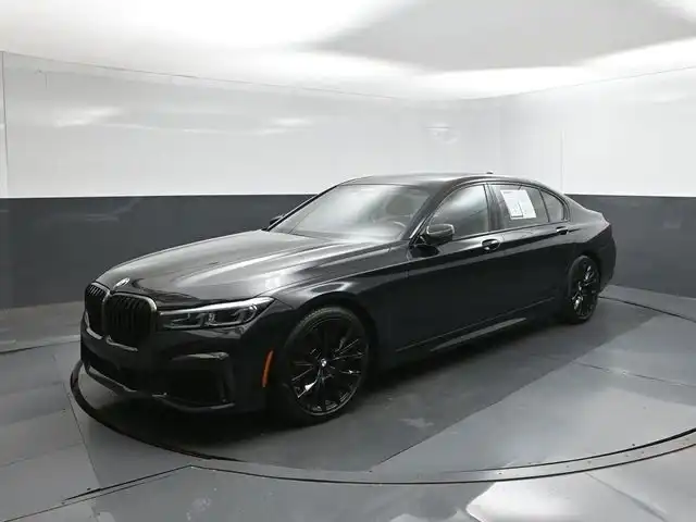 2022 BMW 7 Series 740i's photo