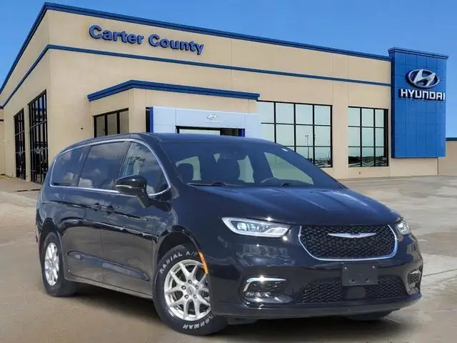 2025 Chrysler Pacifica Select photo 1