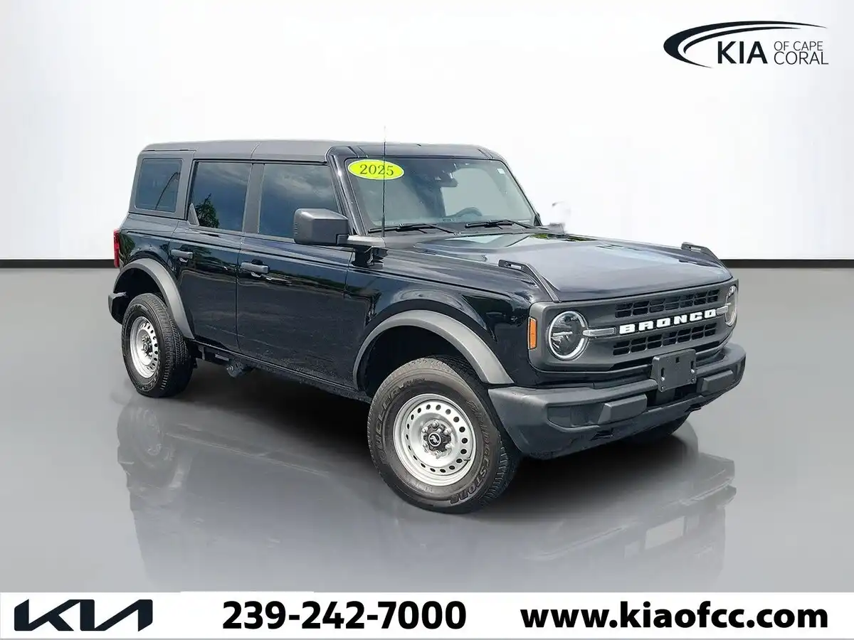2025 Ford Bronco Base 4WD's photo