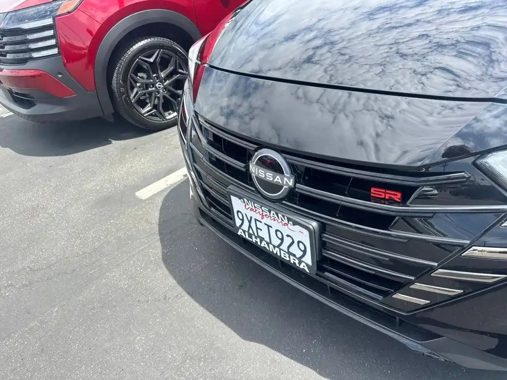 2025 Nissan Versa 1.6 SR CVT's photo