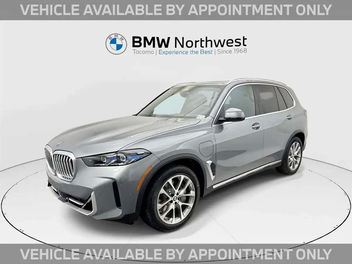 2026 BMW X5 xDrive50e's photo