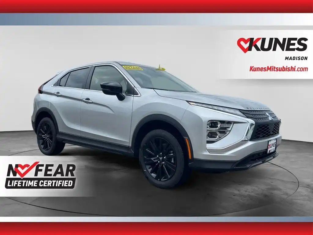 2025 Mitsubishi Eclipse Cross LE S-AWC's photo