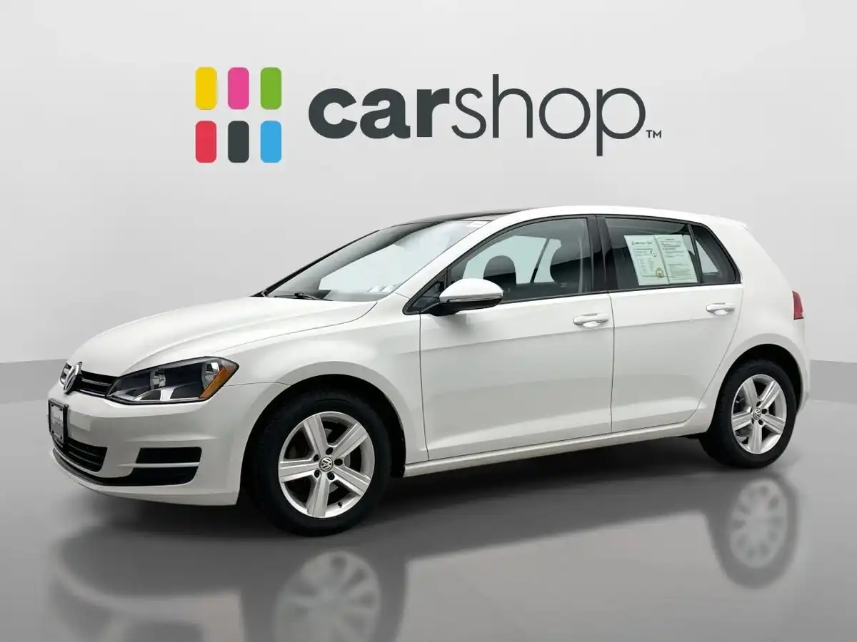 2017 Volkswagen Golf TSI Wolfsburg Edition 4-Door Auto's photo