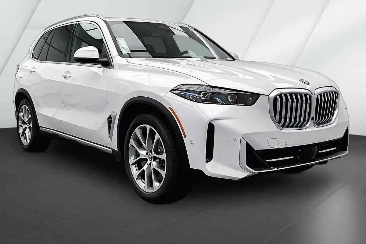 2026 BMW X5 xDrive50e's photo