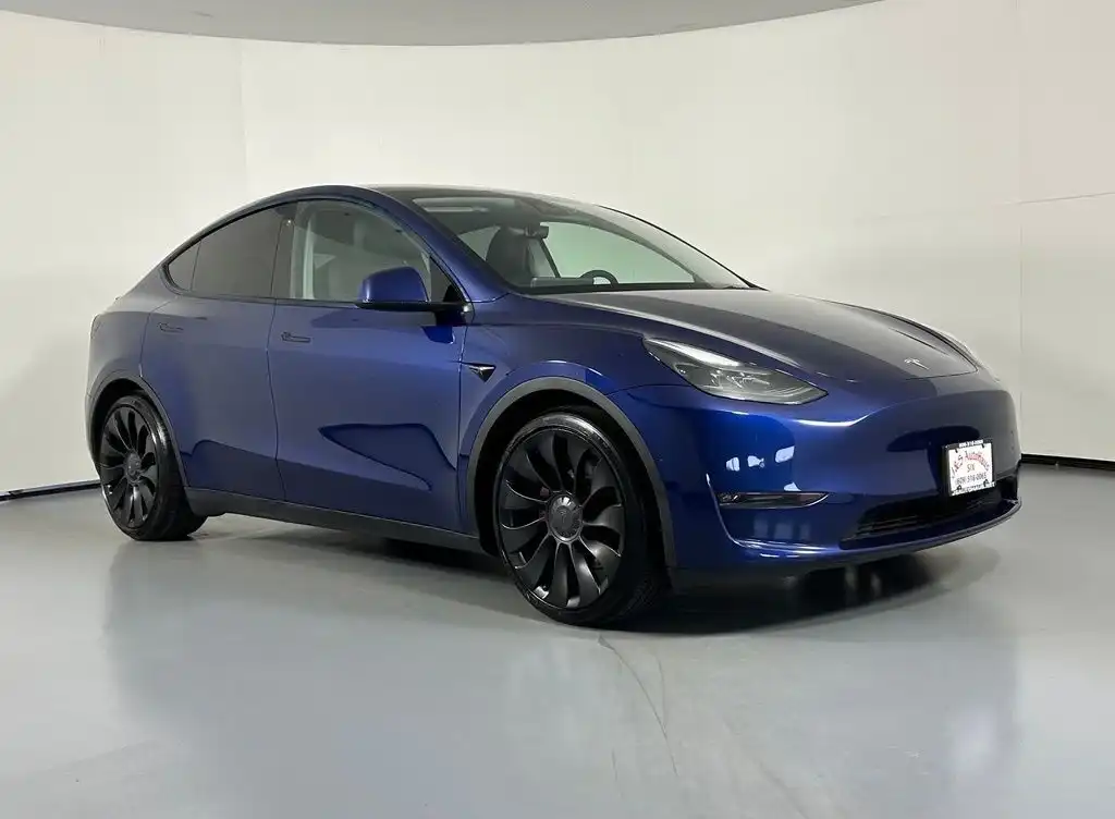 2022 Tesla Model Y Performance Dual Motor All-Wheel Drive's photo