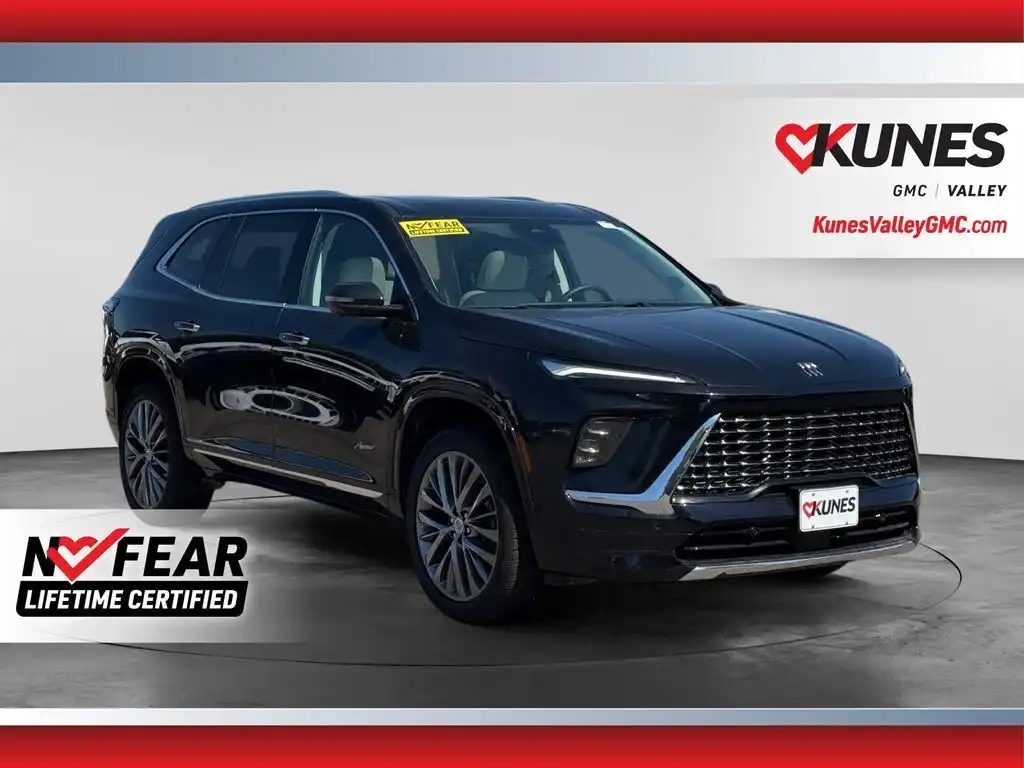 2025 Buick Enclave Avenir AWD's photo