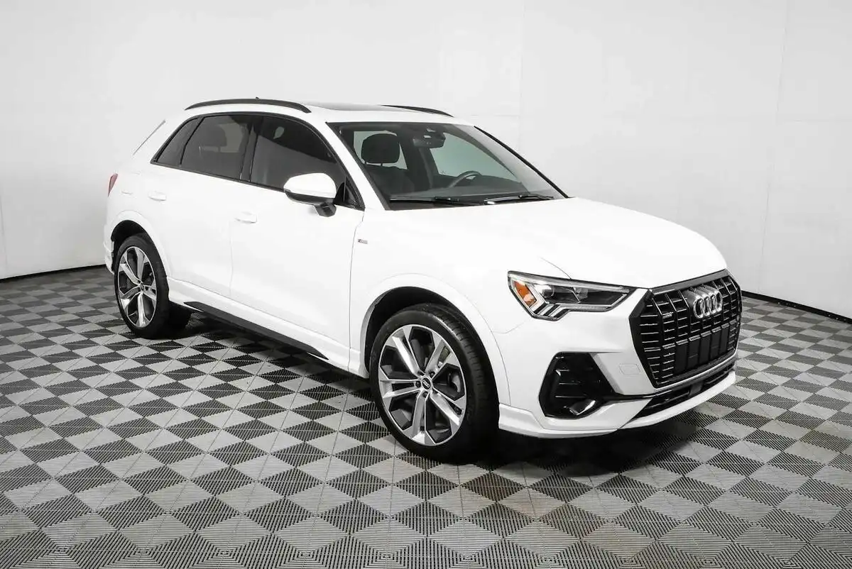 2022 Audi Q3 45 TFSI S Line Premium Plus quattro's photo