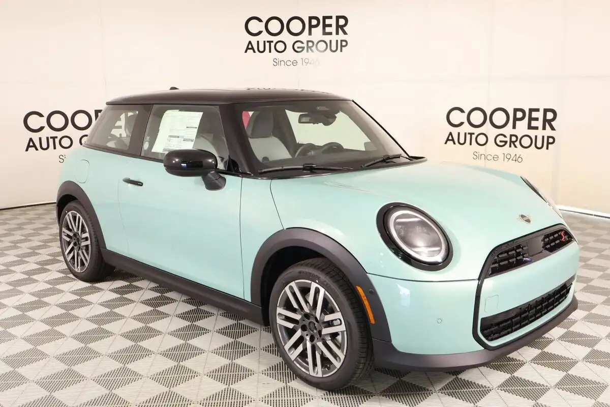 2026 MINI Hardtop Cooper S's photo