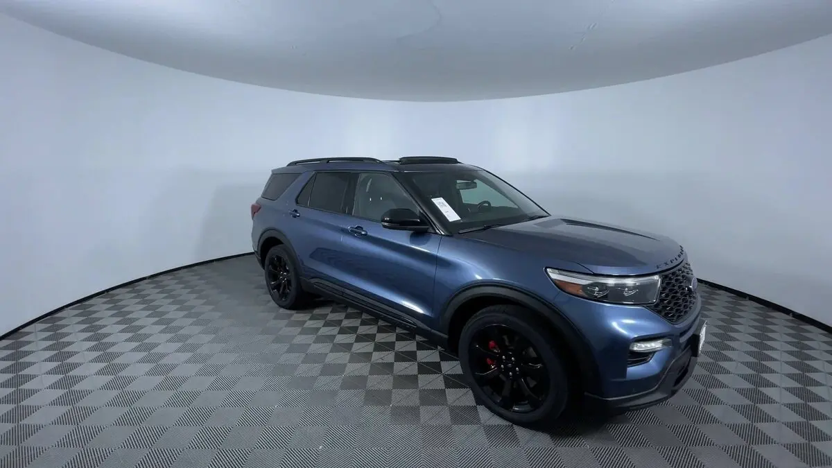 Vehicle Image 2