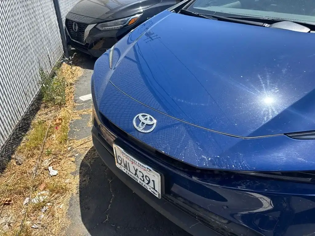 2023 Toyota Prius LE FWD's photo