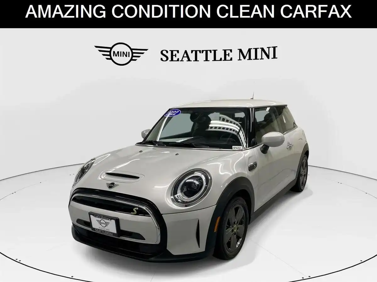 2022 MINI Hardtop Cooper SE's photo