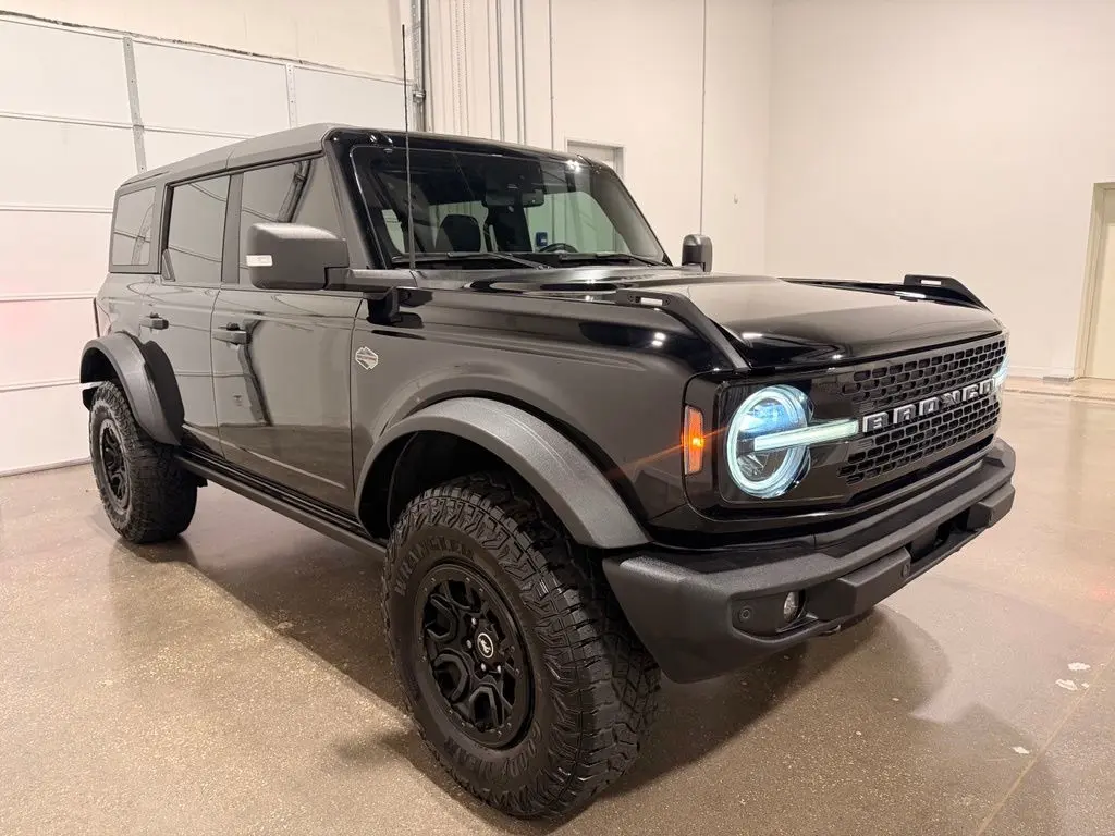 2022 Ford Bronco Wildtrak 4WD photo 3