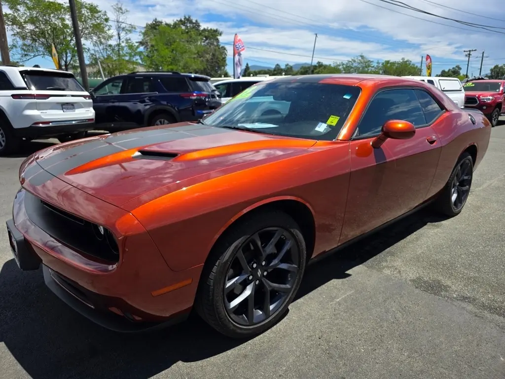 2023 Dodge Challenger SXT Auto photo 3