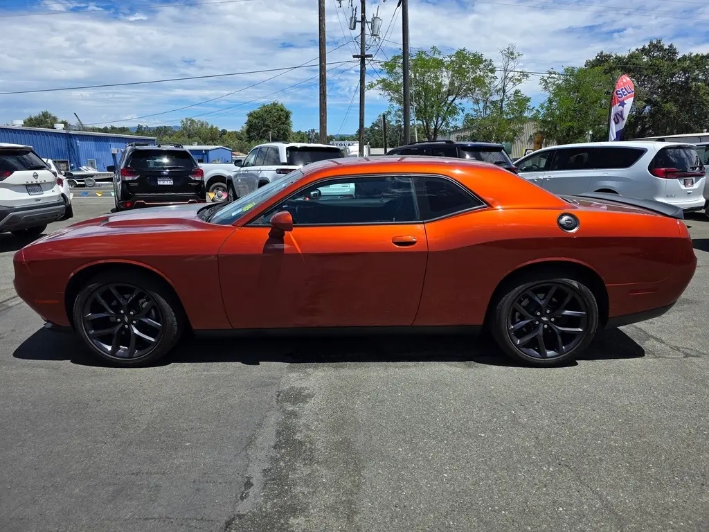 2023 Dodge Challenger SXT Auto photo 4