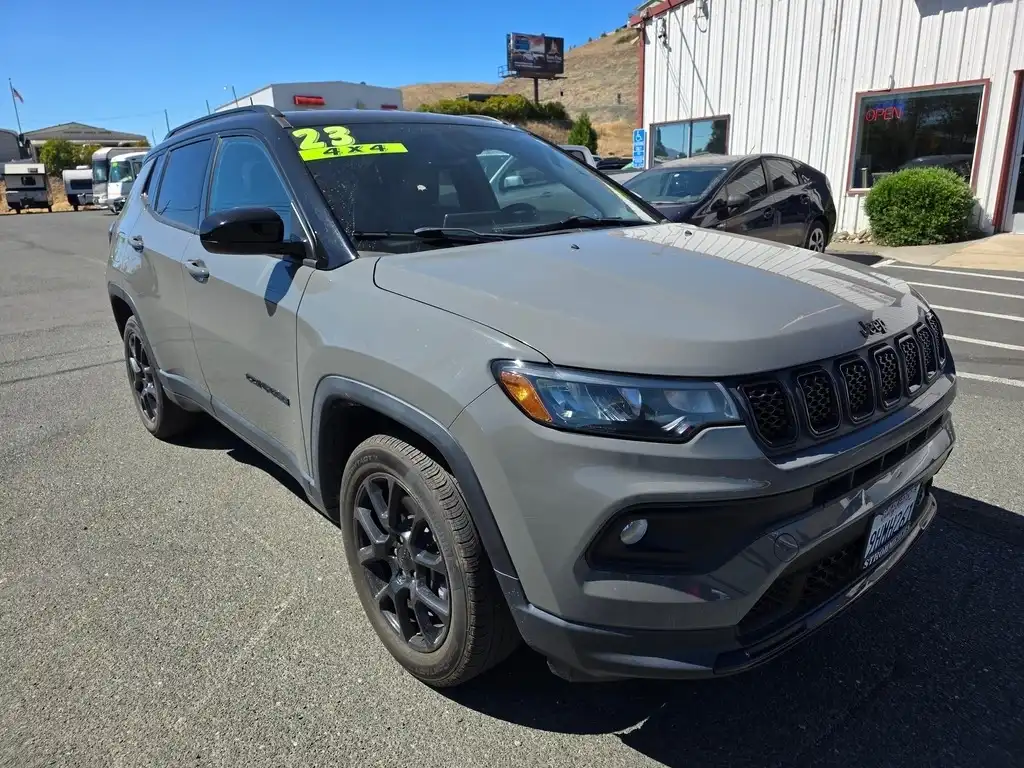 2023 Jeep Compass Altitude 4X4's photo