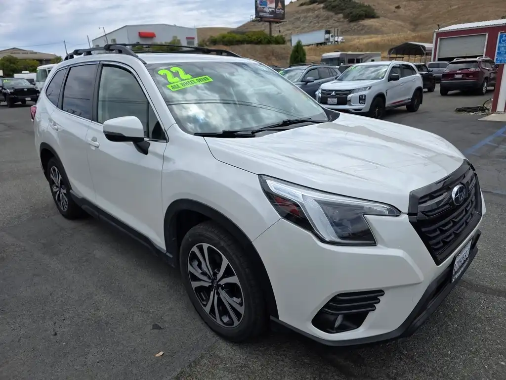 2022 Subaru Forester Limited's photo