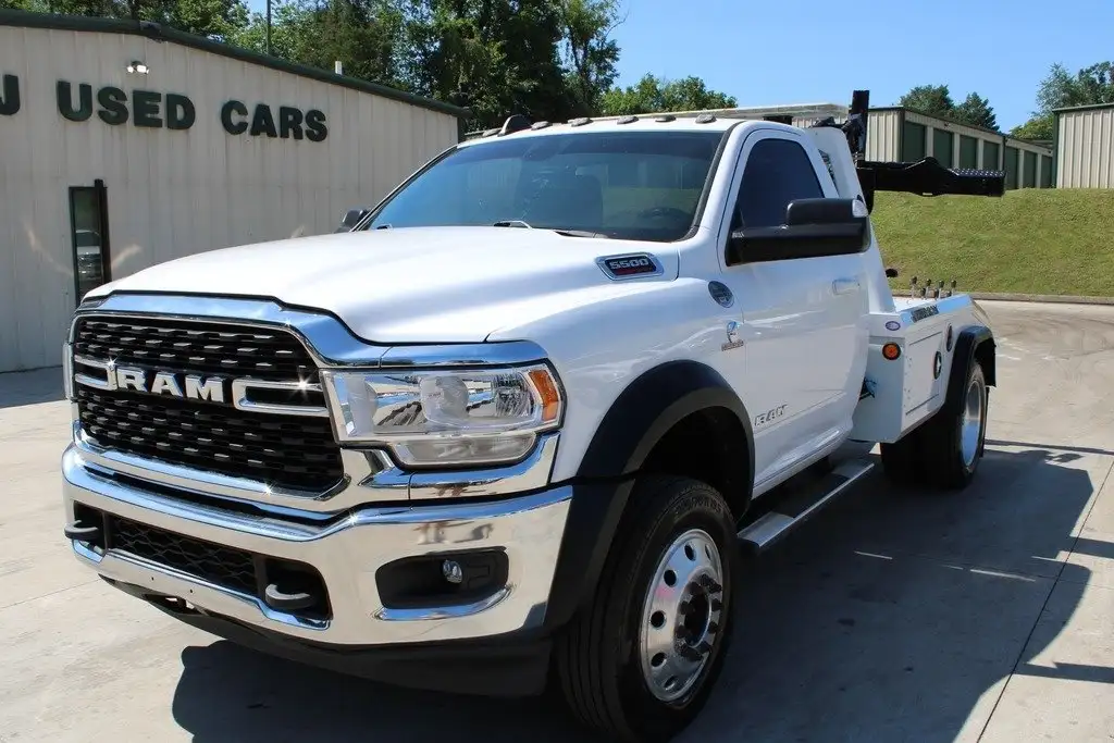 2022 RAM 5500 SLT 4WD Regular Cab SWB DRW 145" WB's photo