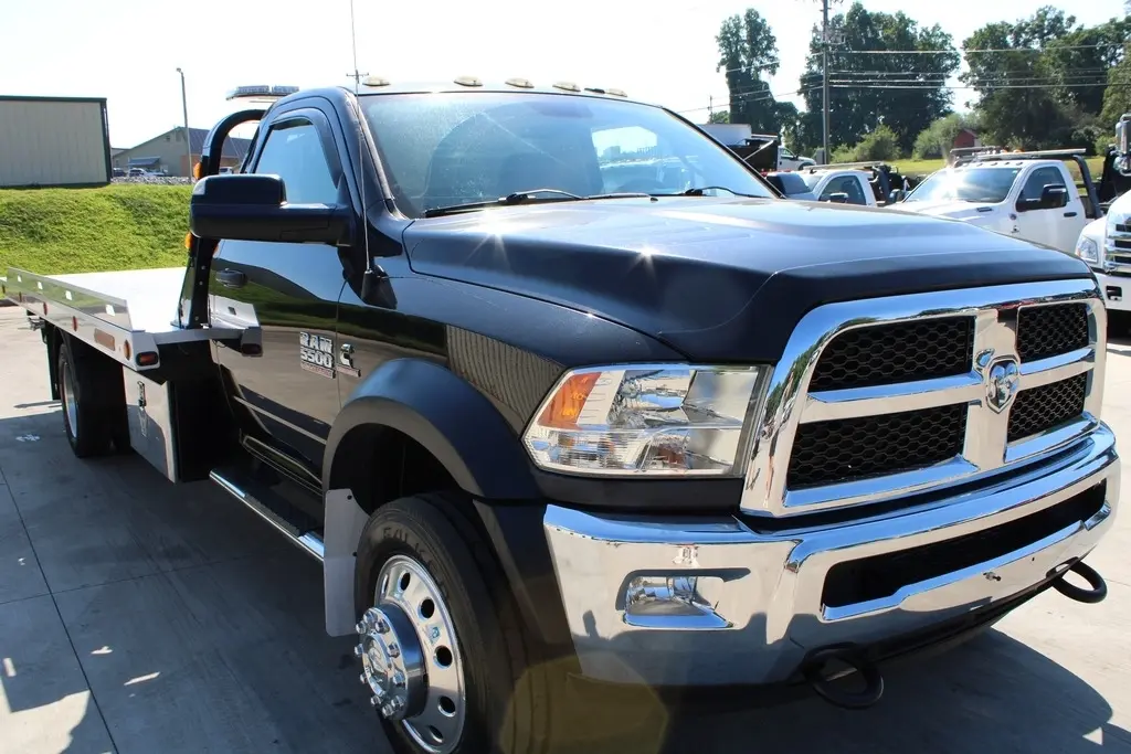 2015 RAM 5500 undefined photo 3
