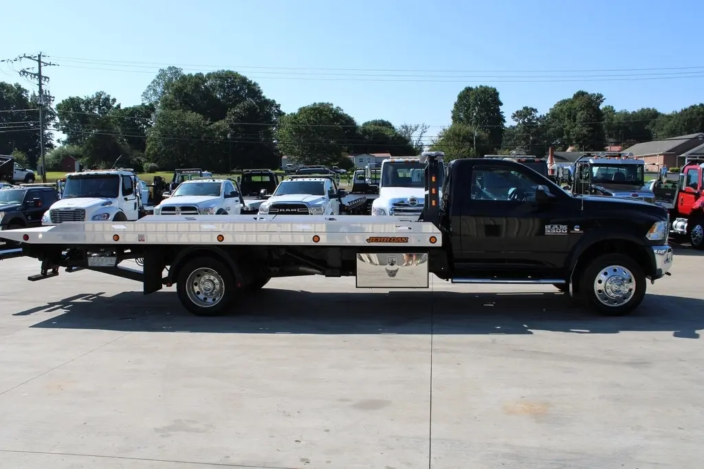 2015 RAM 5500 undefined photo 4