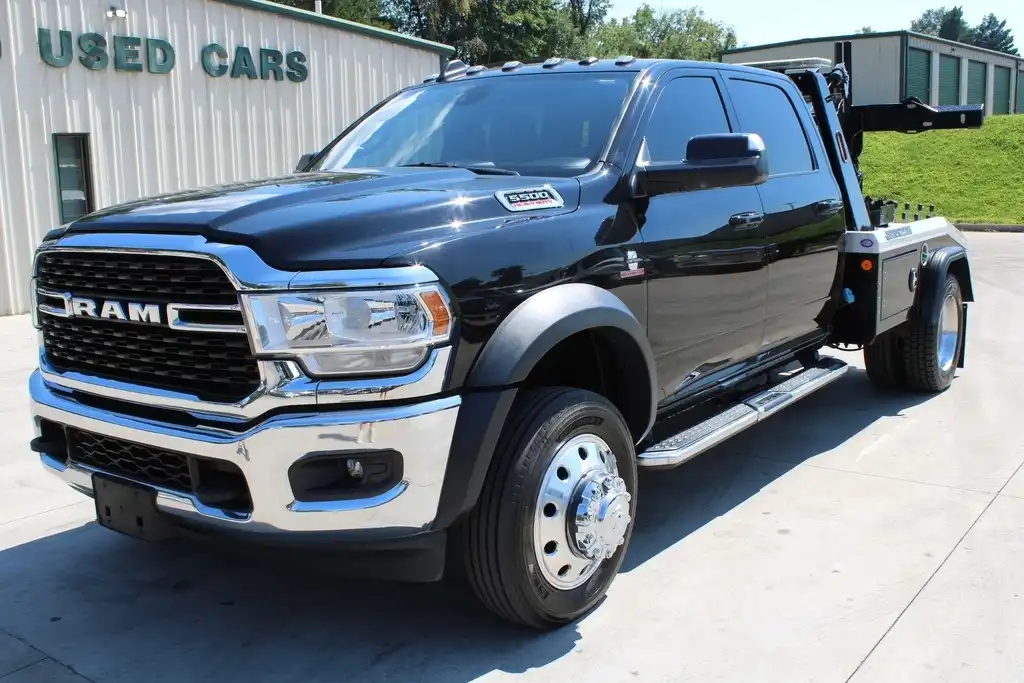 2022 RAM 5500 SLT 4WD Crew Cab DRW 173" WB's photo