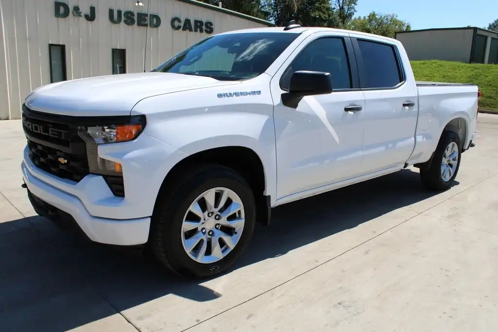 2022 Chevrolet Silverado 1500 Custom 4WD Crew Cab Standard Box's photo