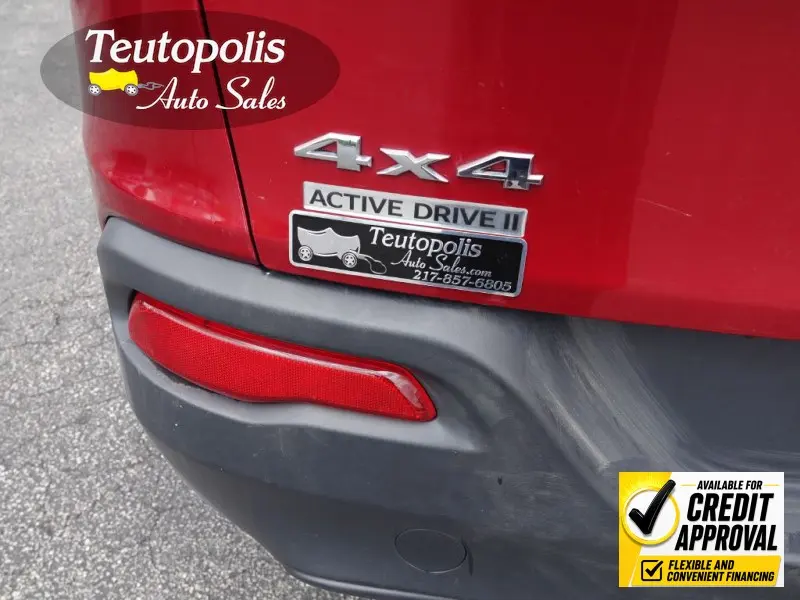 2014 Jeep Cherokee Latitude 4X4 photo 3