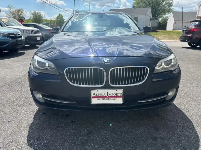 2013 BMW 5 Series 528i xDrive Sedan's photo