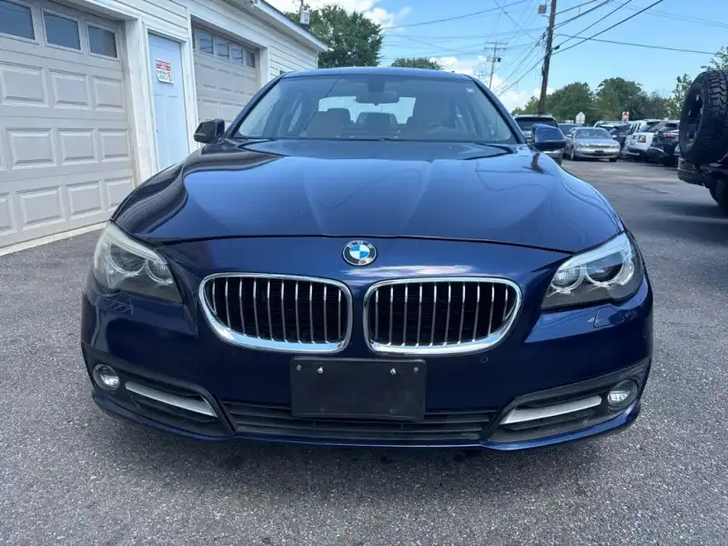 2016 BMW 5 Series 528i xDrive Sedan's photo
