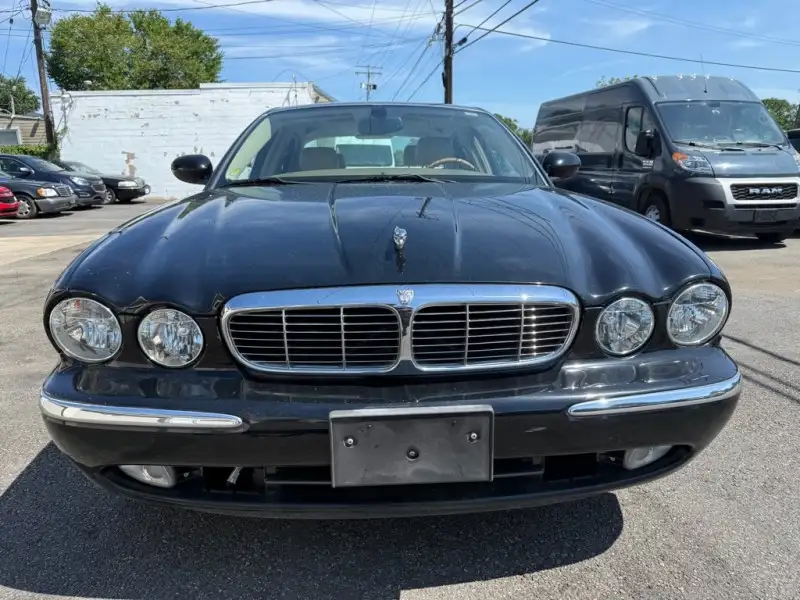 2005 Jaguar XJ XJ8 L's photo