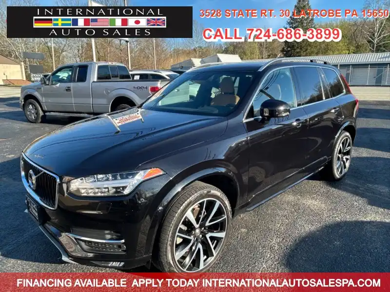 2018 Volvo XC90 T6 AWD Momentum's photo