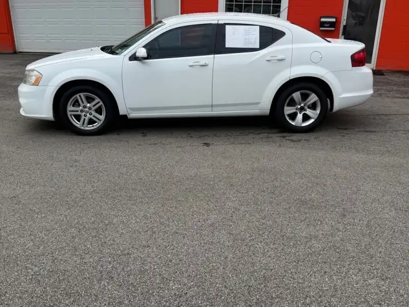 2012 Dodge Avenger SXT's photo