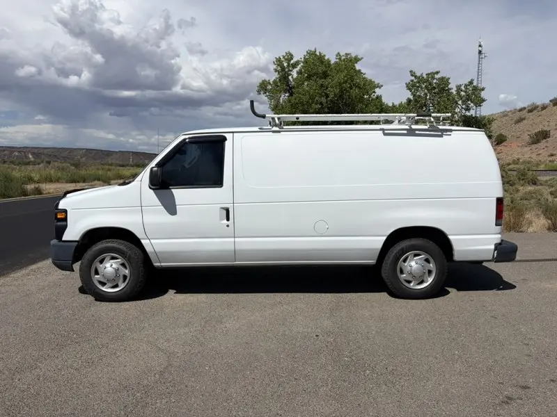 2013 Ford E-Series E-150 Van photo 4