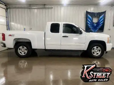 2008 Chevrolet Silverado 1500 Work Truck 4X4 Extended Cab SWB's photo