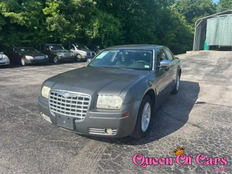 2010 Chrysler 300 Executive Series LWB's photo