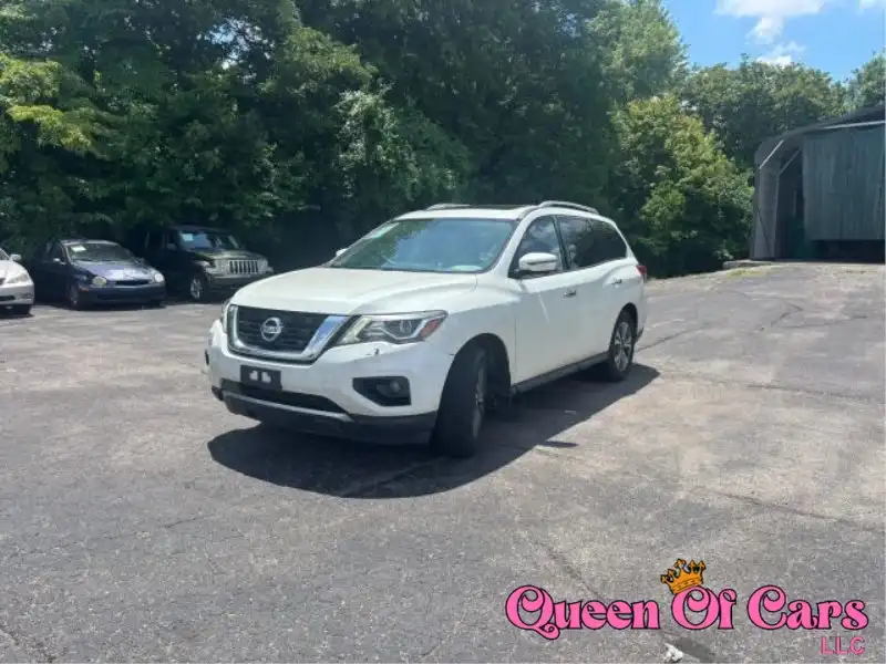 2017 Nissan Pathfinder SL 2WD's photo